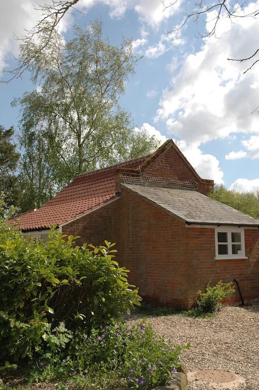 Field Cottage Bed And Continental Breakfast East Harling Ruang foto